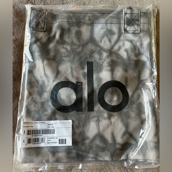 NWT ALO YOGA Shopper Tote in Grey Tie Dye. One Size - Picture 8 of 9